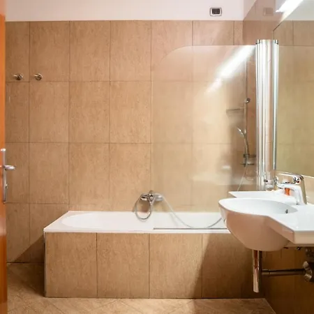 Hotel Airone - Ombrellone Incluso Al Bagno Dolce A Marina Dal 1 Giugno Al 15 Settembre 4*