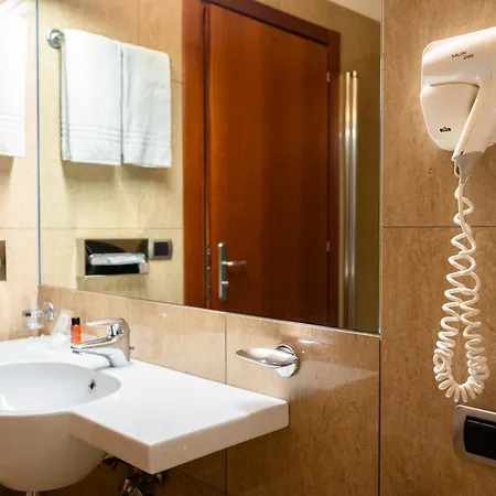 Airone - Ombrellone Incluso Al Bagno Dolce A Marina Dal 1 Giugno Al 15 Settembre 4* Grosseto