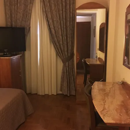 Airone - Ombrellone Incluso Al Bagno Dolce A Marina Dal 1 Giugno Al 28 Settembre 4*