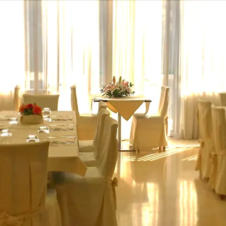 Airone - Ombrellone Incluso Al Bagno Dolce A Marina Dal 1 Giugno Al 28 Settembre 4* Grosseto