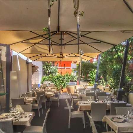 Airone - Ombrellone Incluso Al Bagno Dolce A Marina Dal 1 Giugno Al 28 Settembre Szálloda 4*